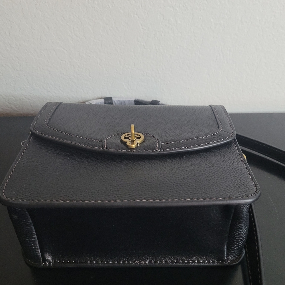 Fossil Black Leather Crossbody Bag with Gold Hardware - Picture 7 of 12